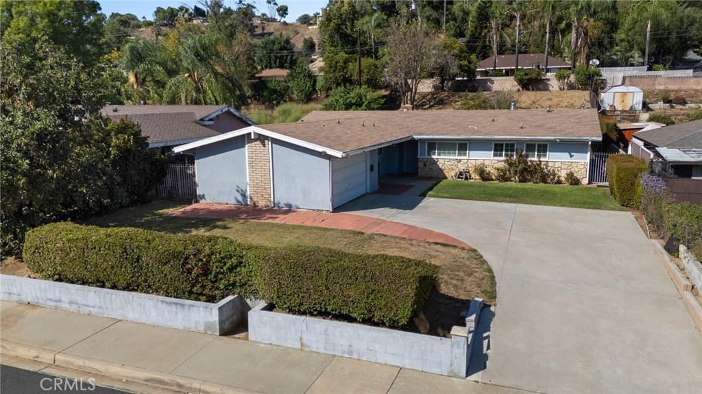 Home at 901 Val Vista, Pomona — photo 7 of 12