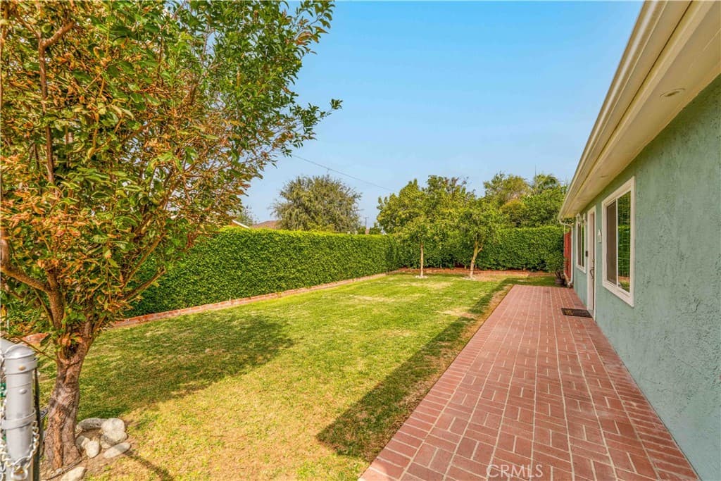 Home at 5260 N Gareloch Avenue, Azusa — photo 3 of 12