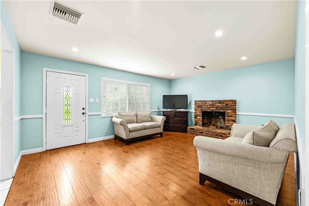 Home at 5260 N Gareloch Avenue, Azusa — photo 6 of 12