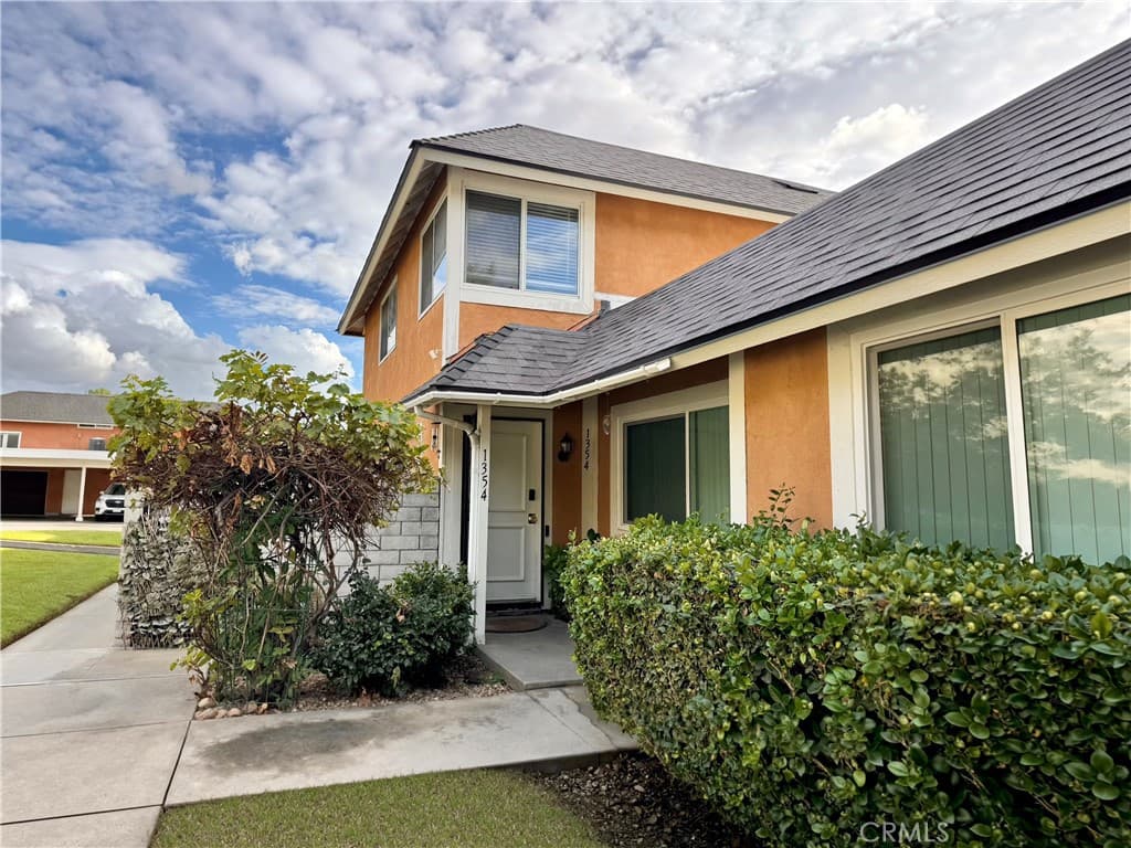 Townhouse at 1354 Peppertree, West Covina — photo 1 of 12