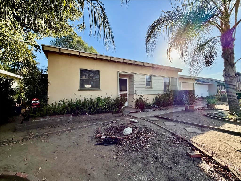 Home at 252 E Camino Real, Monrovia — photo 2 of 12