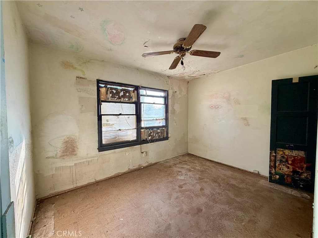 Home at 252 E Camino Real, Monrovia — photo 11 of 12
