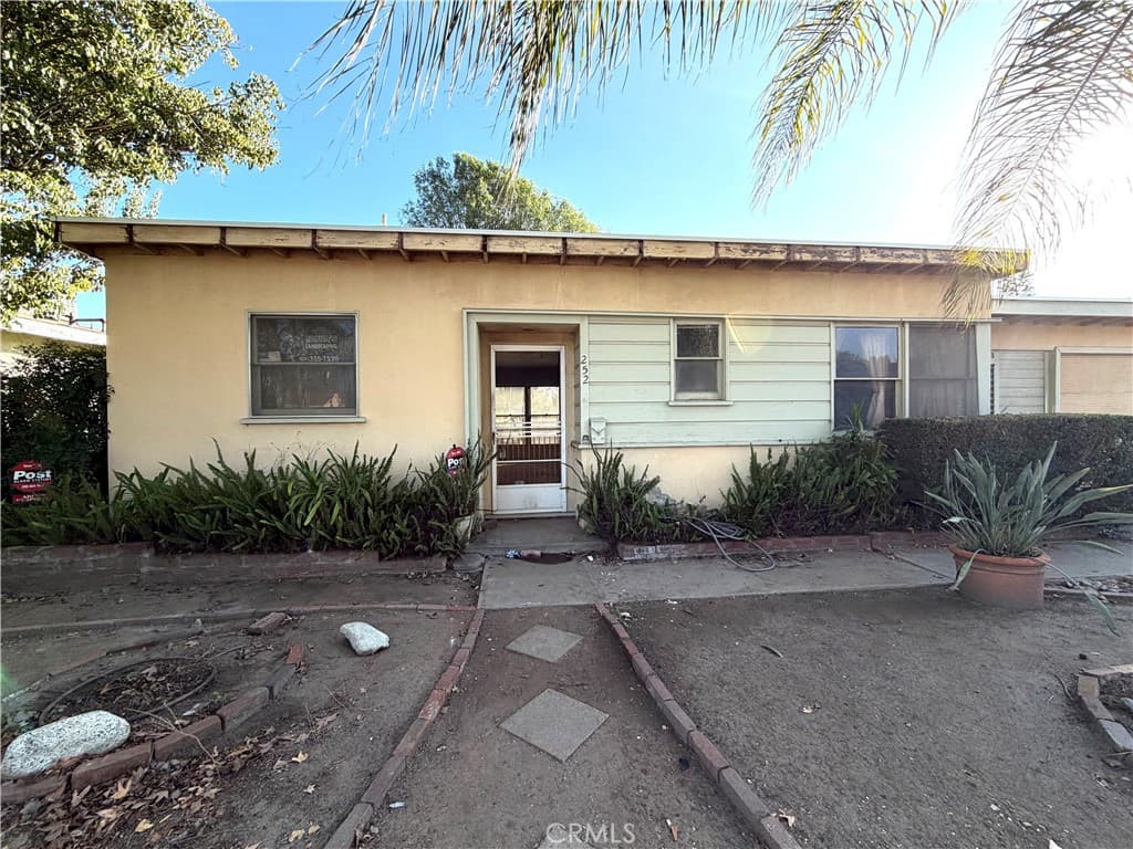 Home at 252 E Camino Real, Monrovia — photo 5 of 12