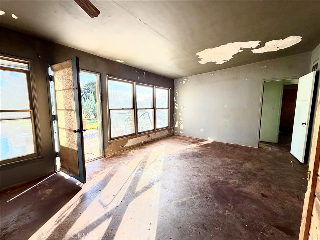 Home at 252 E Camino Real, Monrovia — photo 9 of 12