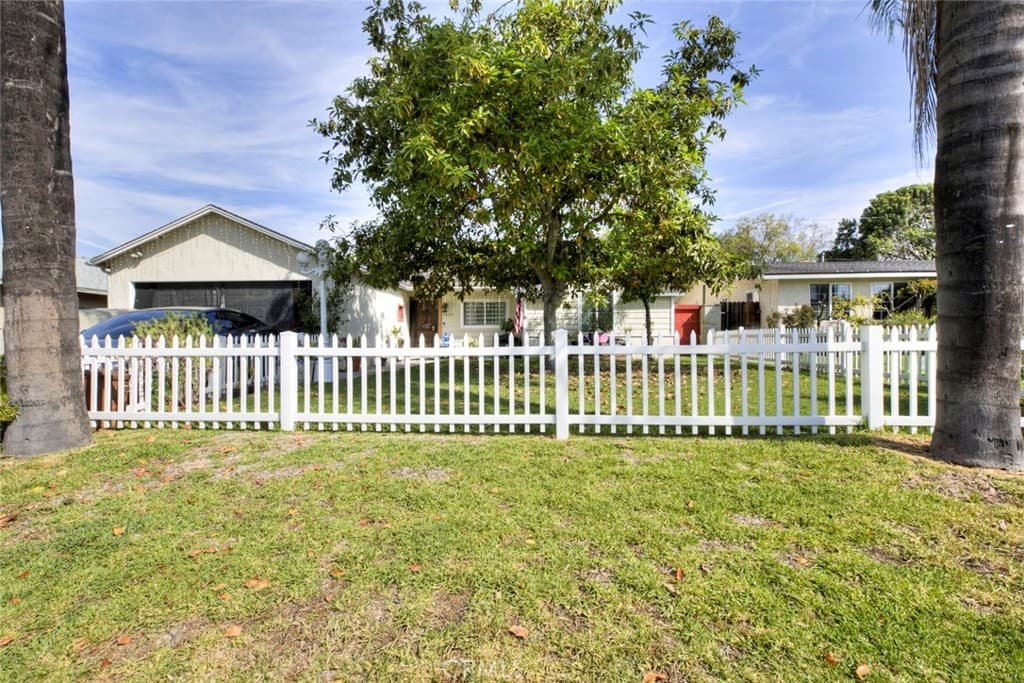 Home at 1029 E Galatea, Azusa — photo 1 of 12
