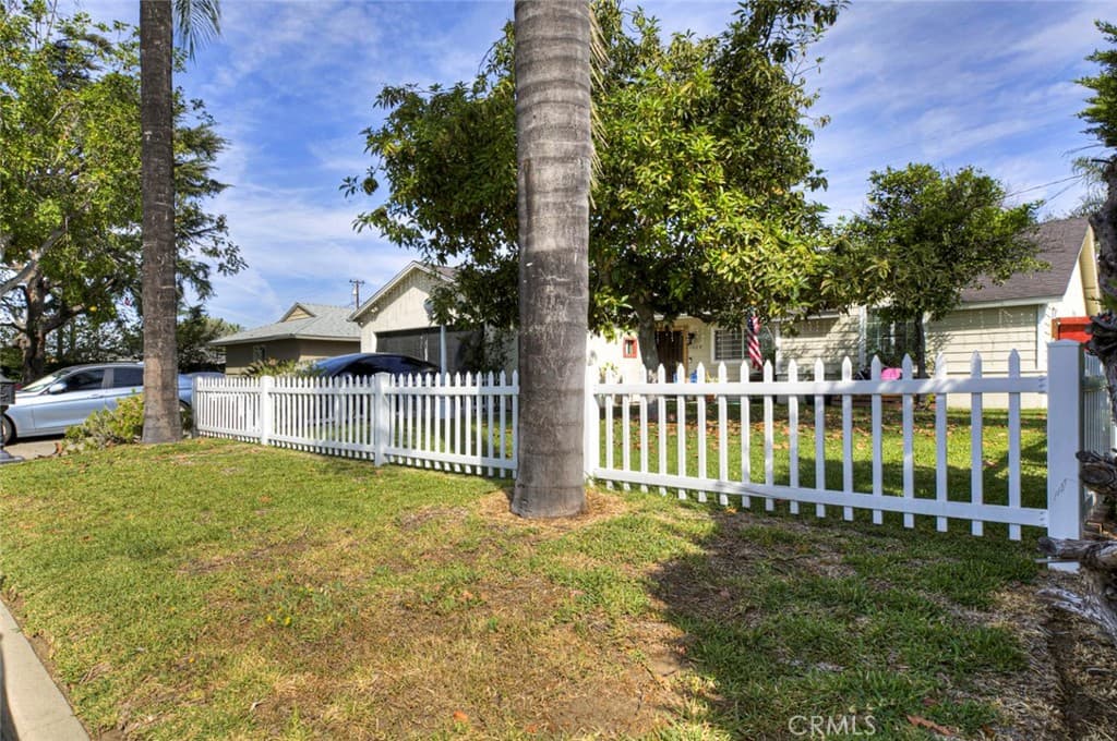 Home at 1029 E Galatea, Azusa — photo 2 of 12