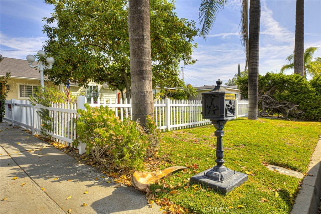 Home at 1029 E Galatea, Azusa — photo 8 of 12