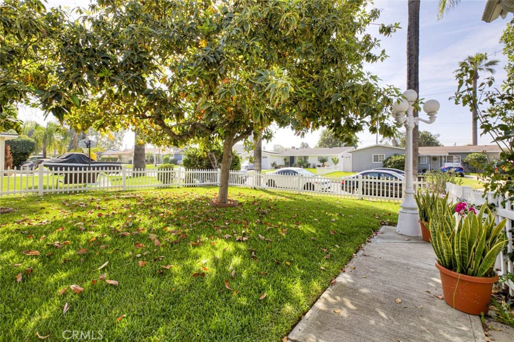 Home at 1029 E Galatea, Azusa — photo 9 of 12