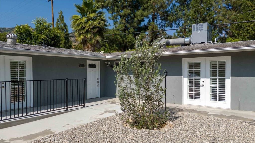 Home at 301 W Ashby Street, Azusa — photo 11 of 12