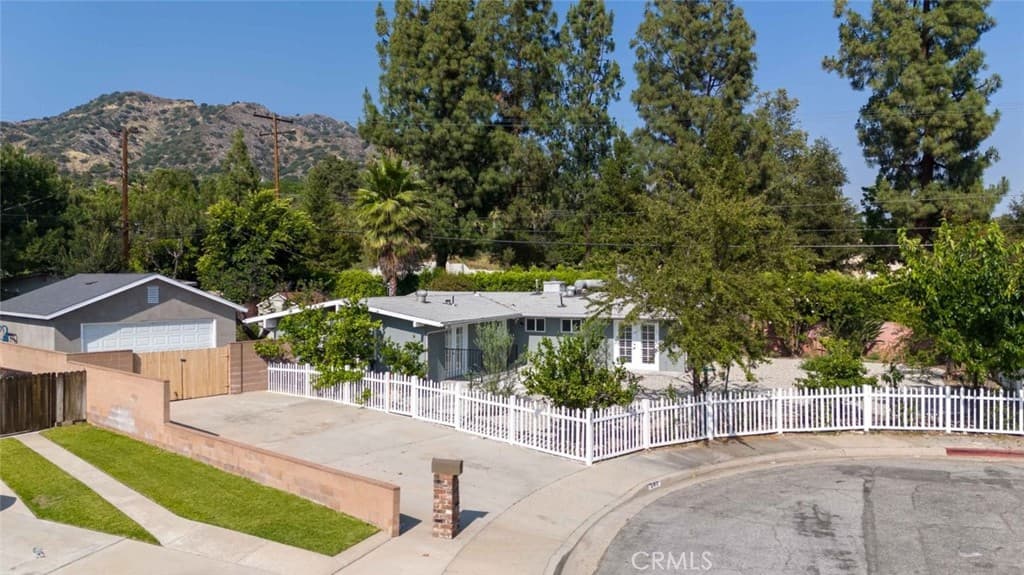 Home at 301 W Ashby Street, Azusa — photo 3 of 12