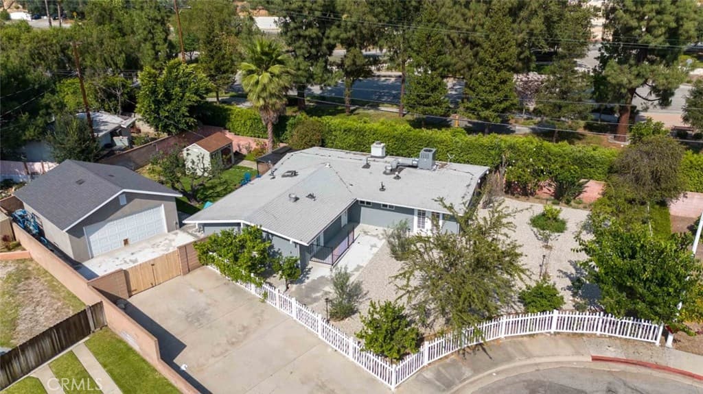 Home at 301 W Ashby Street, Azusa — photo 4 of 12