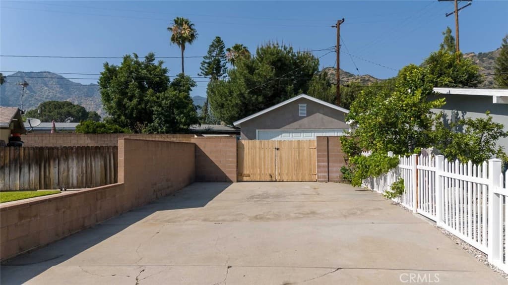 Home at 301 W Ashby Street, Azusa — photo 8 of 12