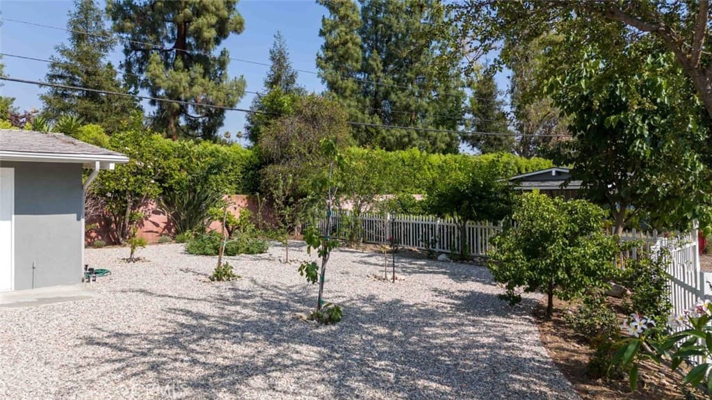 Home at 301 W Ashby Street, Azusa — photo 10 of 12