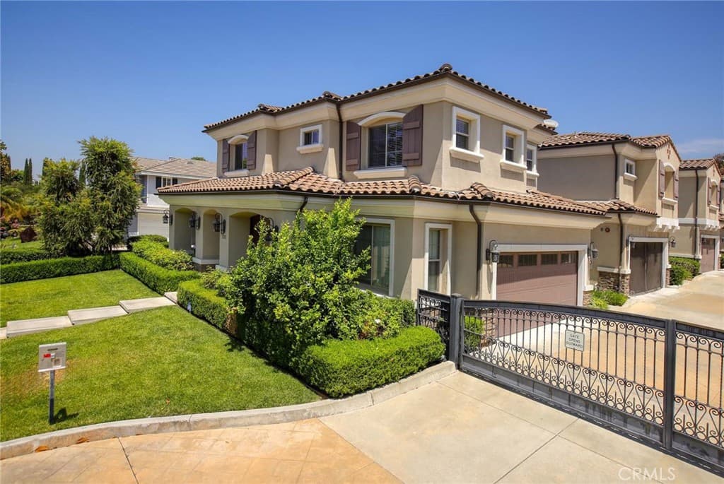 Home at 535 W Lemon, Monrovia — photo 2 of 12