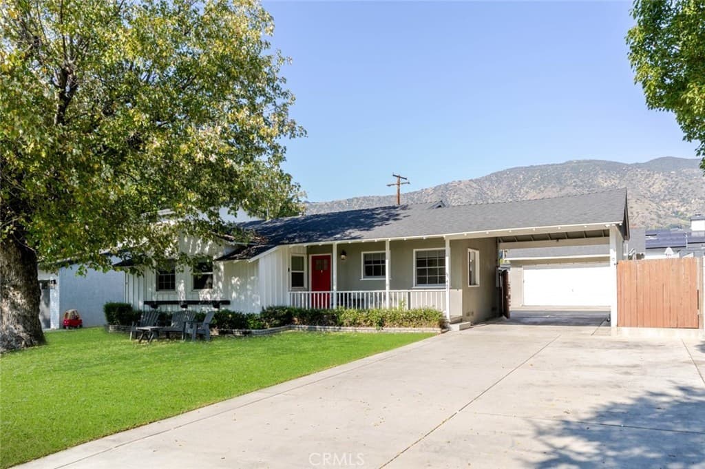 Home at 447 W Bennett Avenue, Glendora — photo 3 of 12