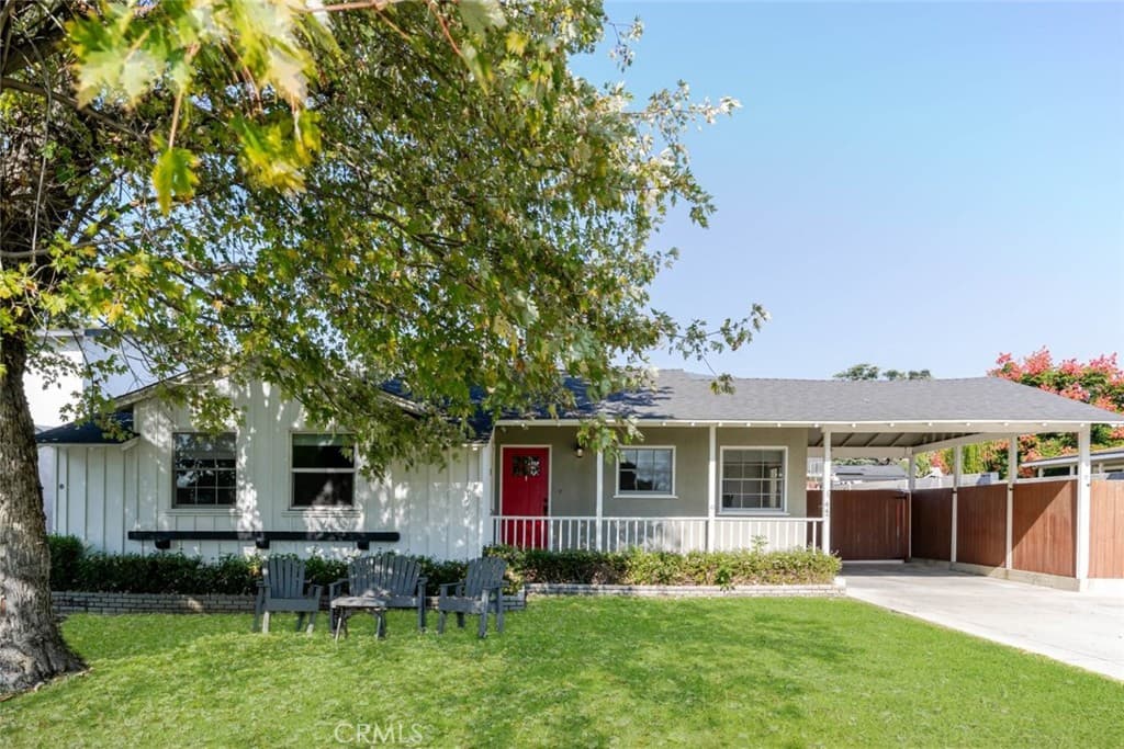Home at 447 W Bennett Avenue, Glendora — photo 4 of 12