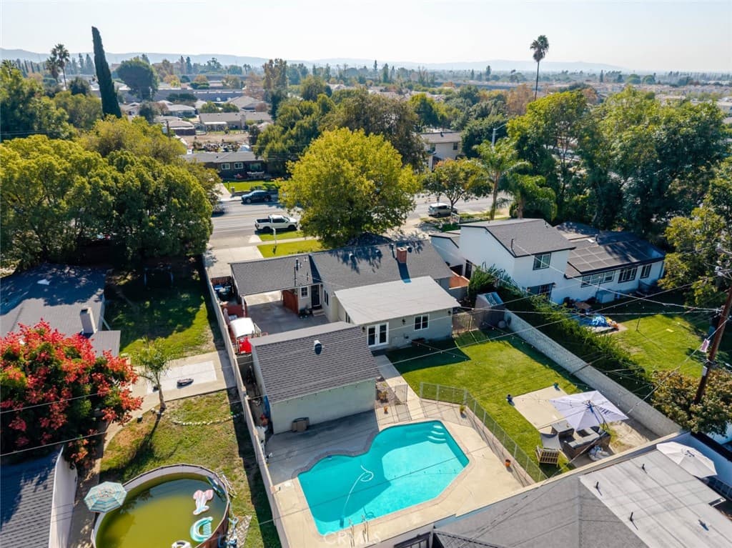 Home at 447 W Bennett Avenue, Glendora — photo 6 of 12