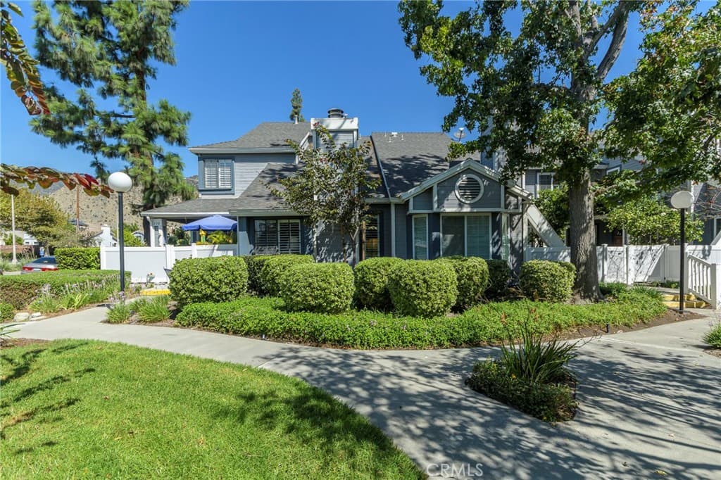 Townhouse at 338 Monroe Ct, Azusa — photo 2 of 12