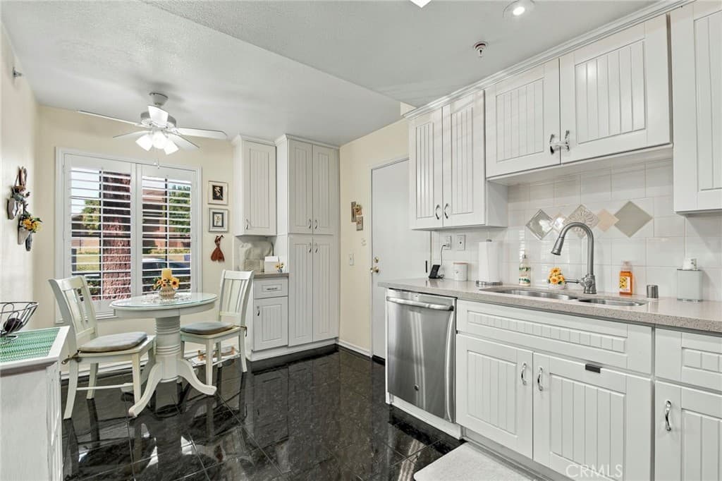 Townhouse at 338 Monroe Ct, Azusa — photo 11 of 12