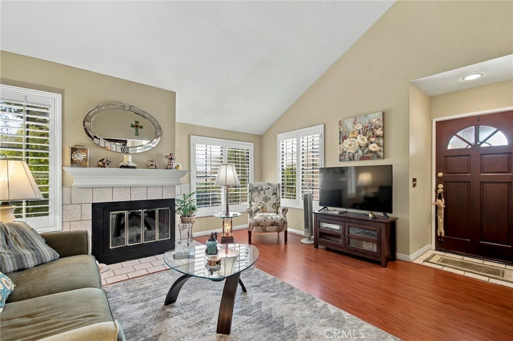 Townhouse at 338 Monroe Ct, Azusa — photo 6 of 12