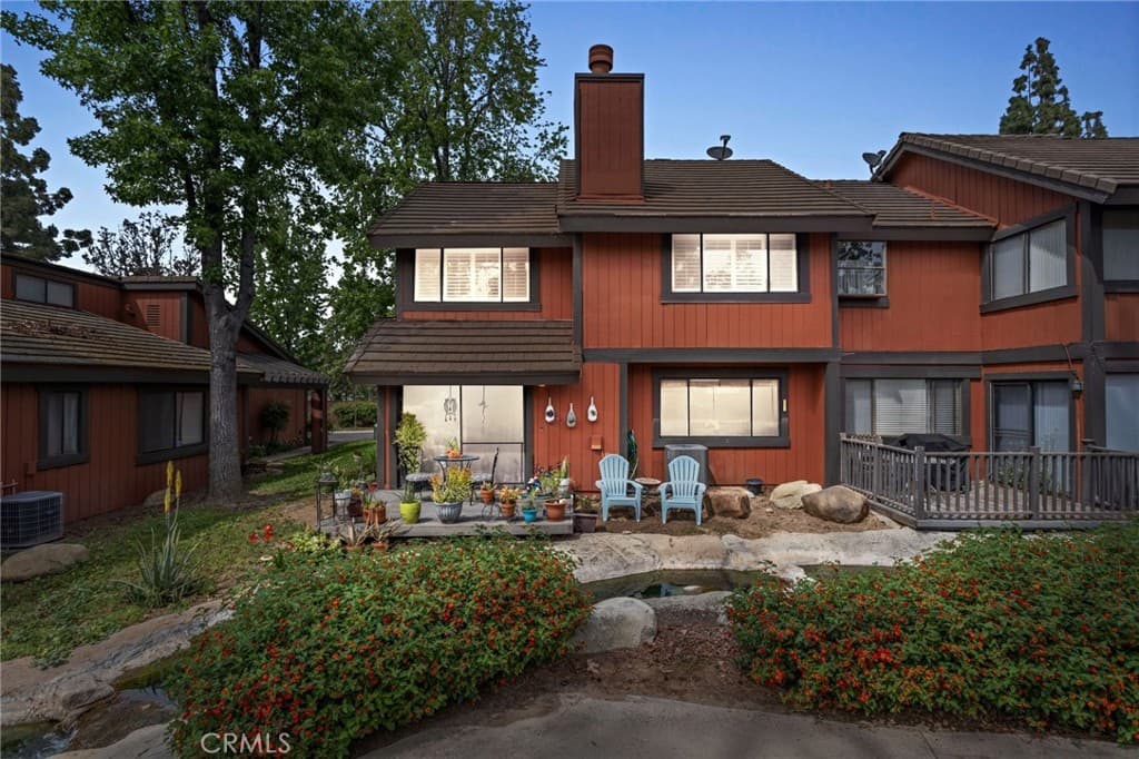 Townhouse at 152 Cedar Creek, San Dimas — photo 1 of 12