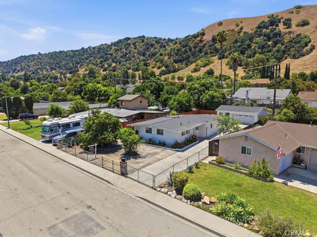 Home at 1964 Wright Street, Pomona — photo 4 of 12
