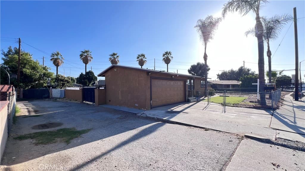 Home at 460 W Arrow, Pomona — photo 4 of 12