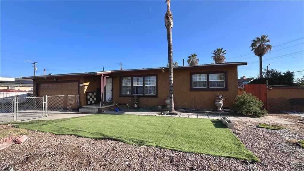 Home at 460 W Arrow, Pomona — photo 6 of 12