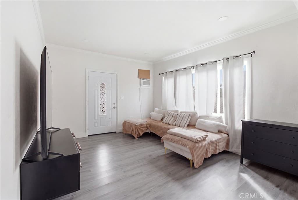 Home at 891 E 6th, Pomona — photo 4 of 12