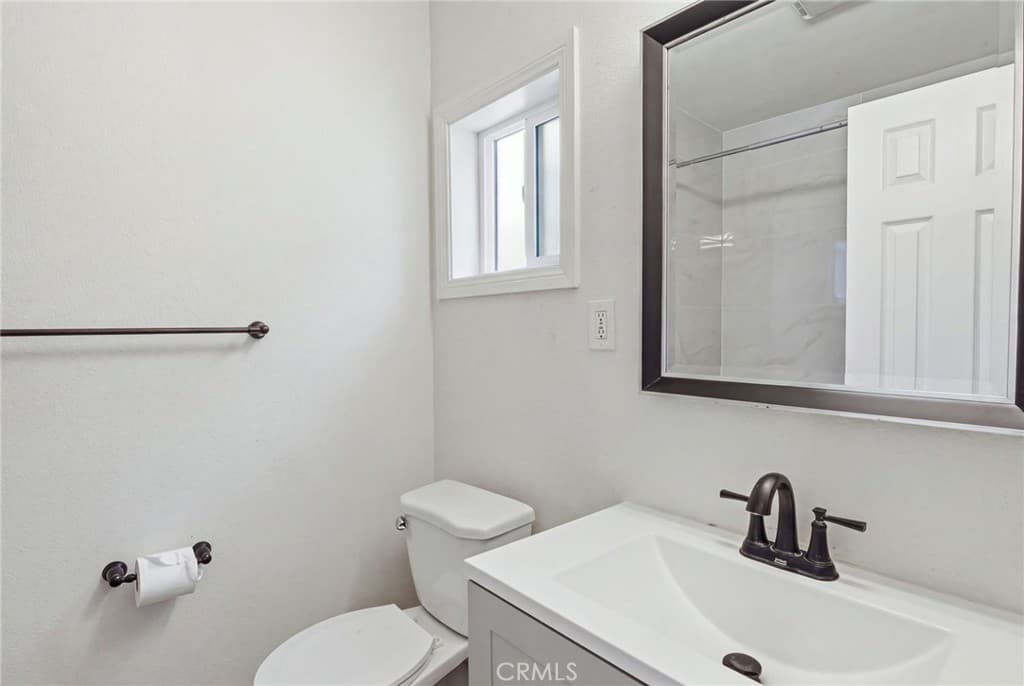 Home at 891 E 6th, Pomona — photo 9 of 12