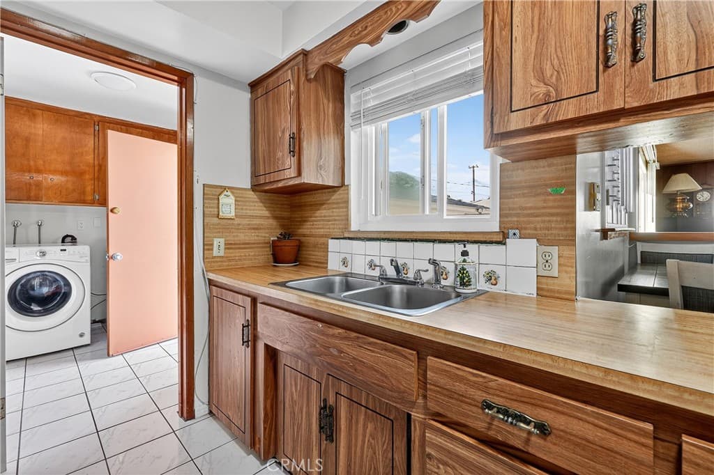 Home at 2195 Spencer Avenue, Pomona — photo 12 of 12