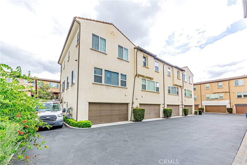 Townhouse at 809 N Dalton 104, Azusa — photo 4 of 12