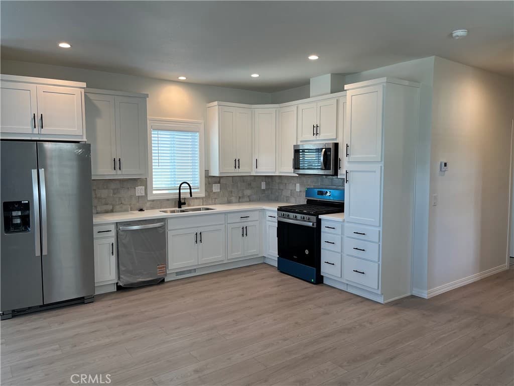 Home at 301 E Foothill Boulevard 58, Pomona — photo 3 of 12