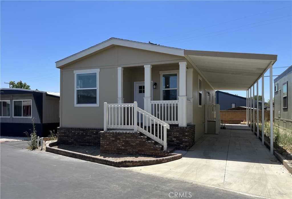 Home at 301 E Foothill Boulevard 59, Pomona — photo 2 of 9