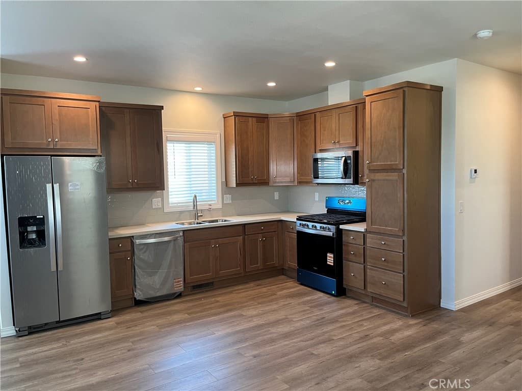 Home at 301 E Foothill Boulevard 59, Pomona — photo 3 of 9