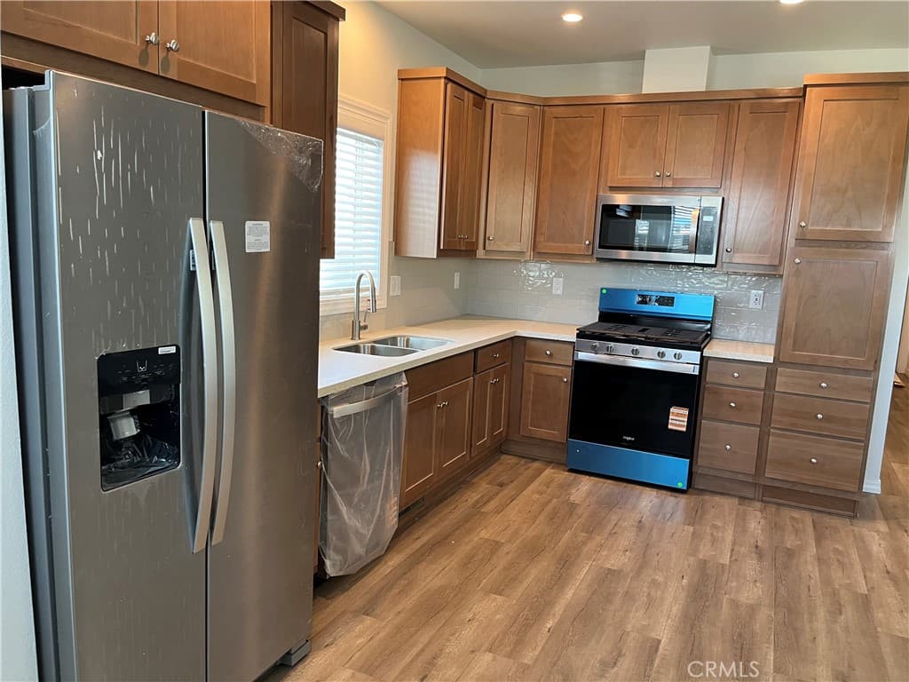 Home at 301 E Foothill Boulevard 59, Pomona — photo 6 of 9