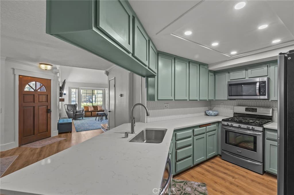 Townhouse at 317 Monroe Court, Azusa — photo 12 of 12