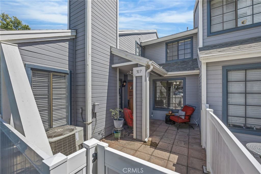 Townhouse at 317 Monroe Court, Azusa — photo 3 of 12