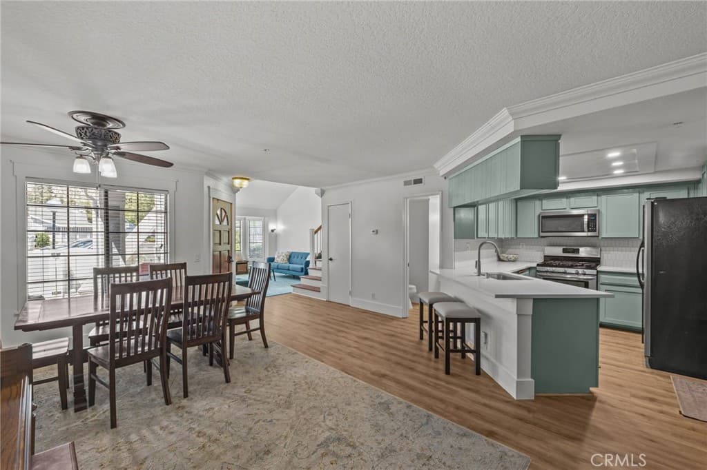 Townhouse at 317 Monroe Court, Azusa — photo 10 of 12