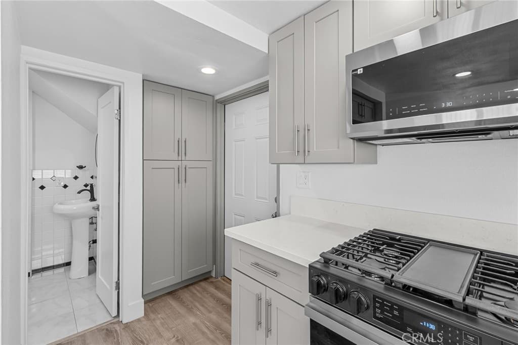 Townhouse at 1021 S Reservoir, Pomona — photo 12 of 12
