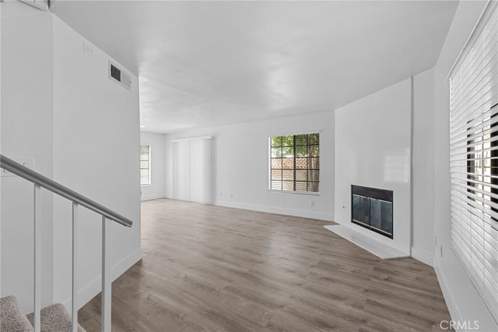 Townhouse at 1021 S Reservoir, Pomona — photo 4 of 12