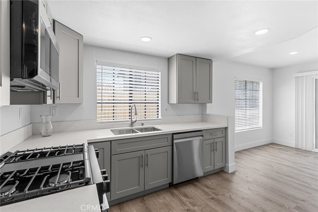 Townhouse at 1021 S Reservoir, Pomona — photo 9 of 12