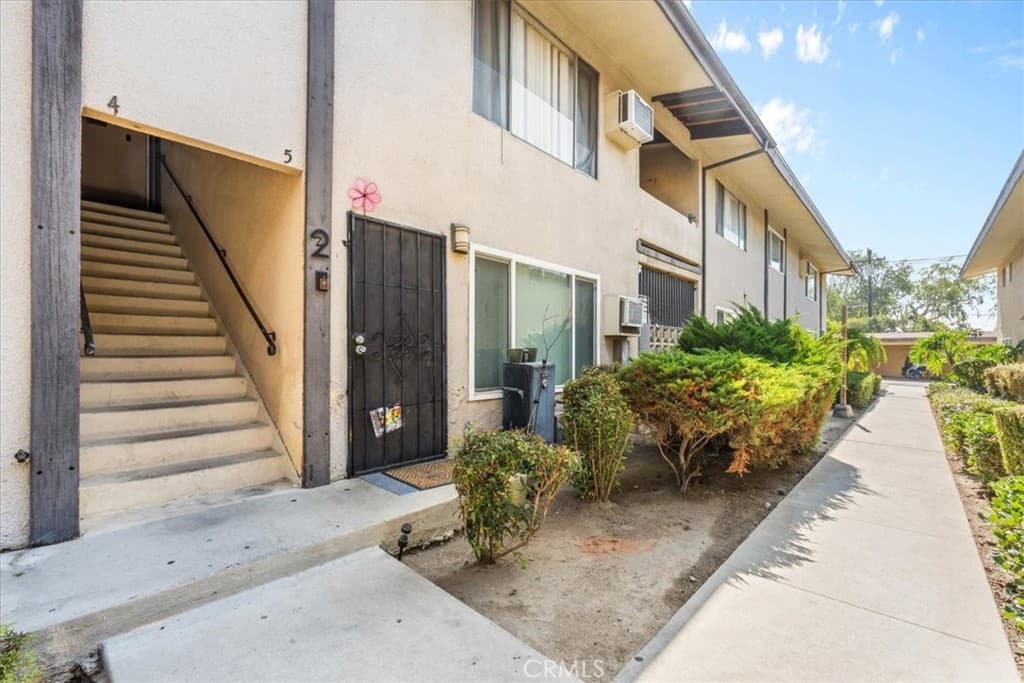 Condo at 2018 Las Vegas Avenue 4, Pomona — photo 2 of 12
