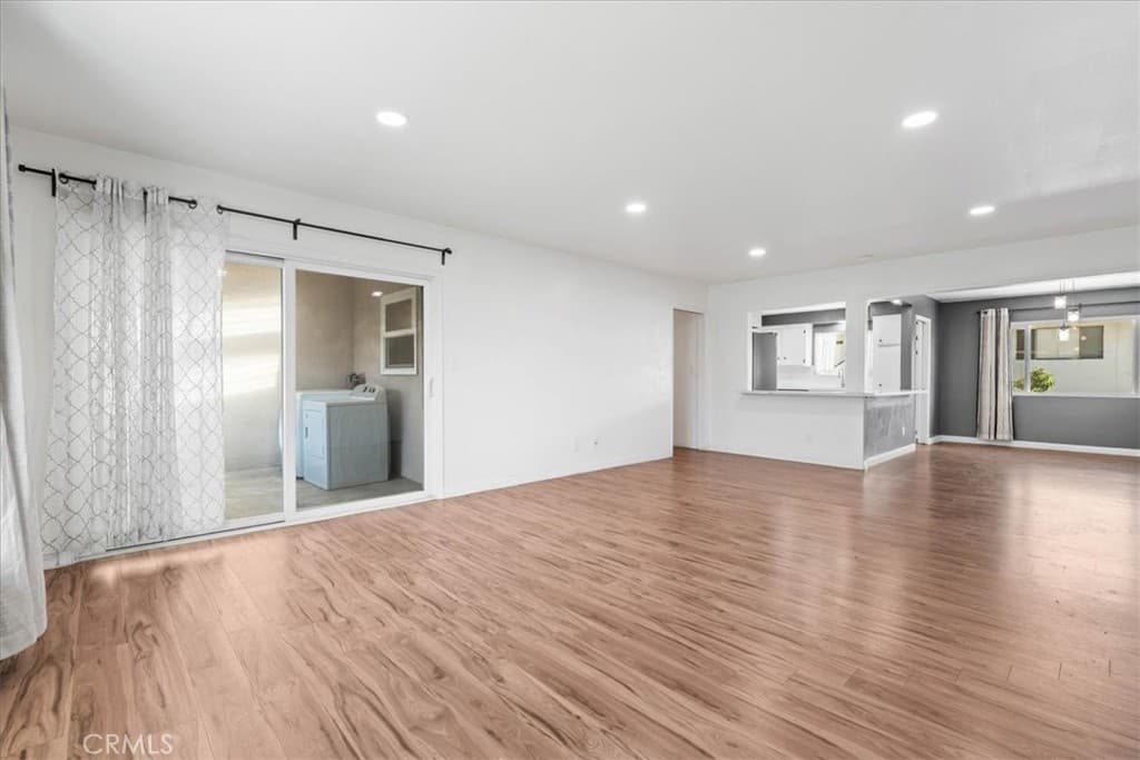 Condo at 2018 Las Vegas Avenue 4, Pomona — photo 4 of 12
