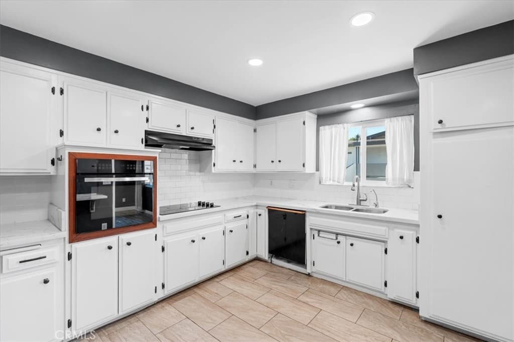 Condo at 2018 Las Vegas Avenue 4, Pomona — photo 9 of 12