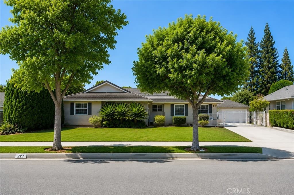 Home at 227 N Elspeth, Covina — photo 2 of 12