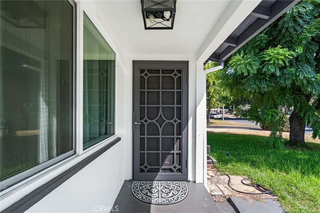Home at 323 N Morris Avenue, West Covina — photo 8 of 12