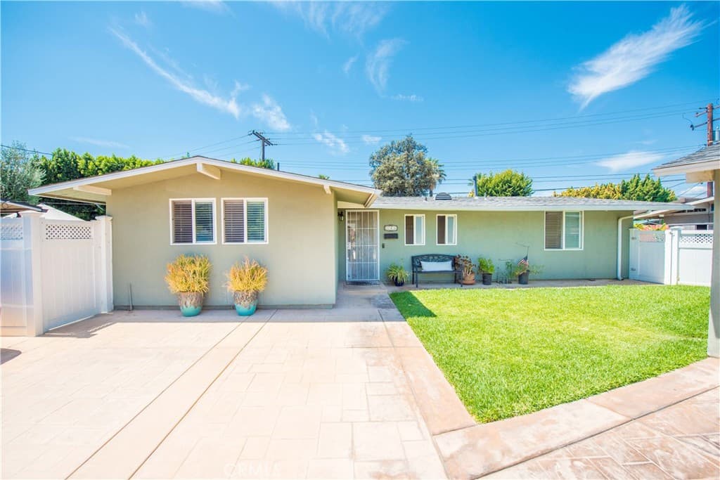 Home at 243 S Gardenglen, West Covina — photo 2 of 12