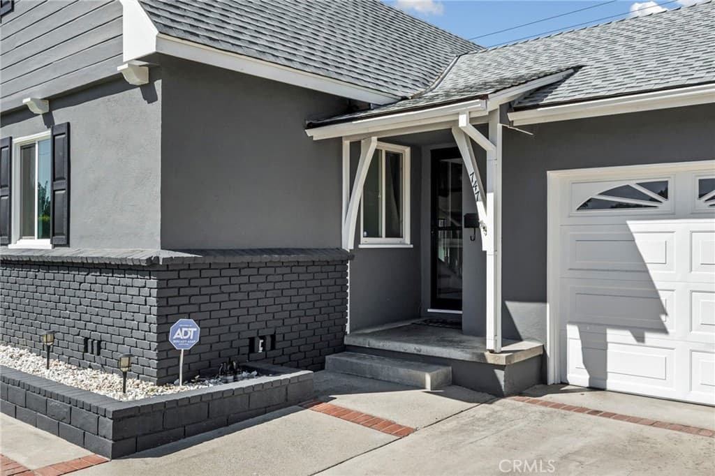 Home at 747 N Garsden Avenue, Covina — photo 3 of 12