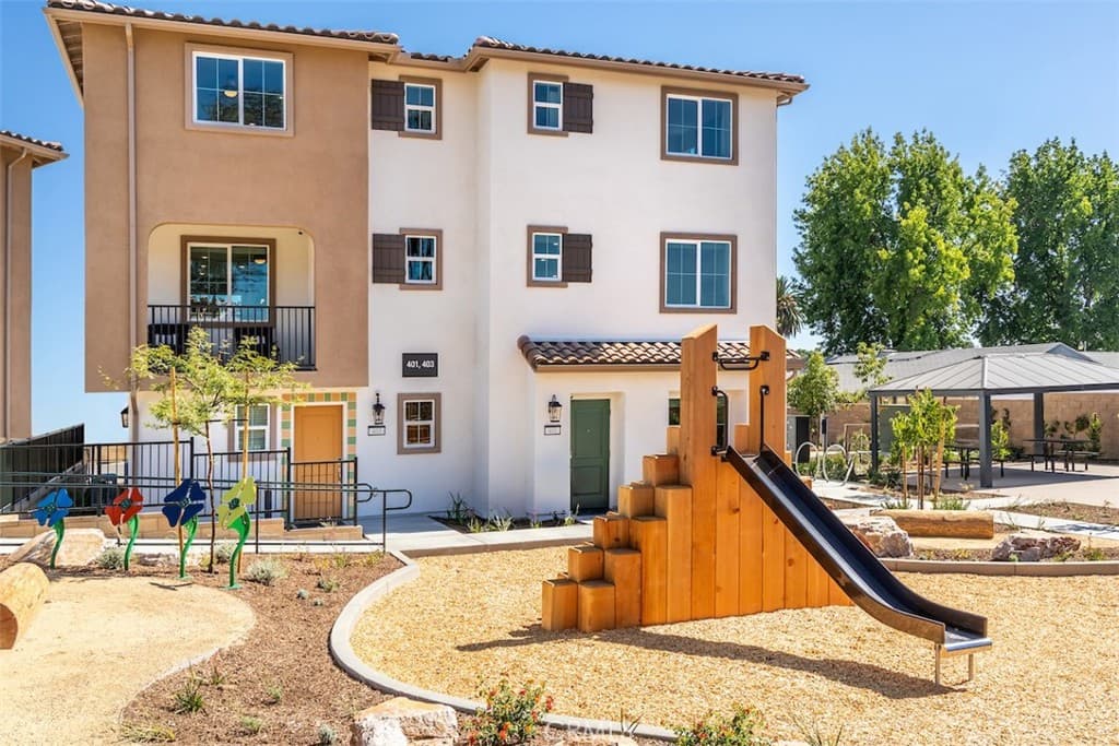 Townhouse at 403 Cypress Grove Lane, Pomona — photo 8 of 12